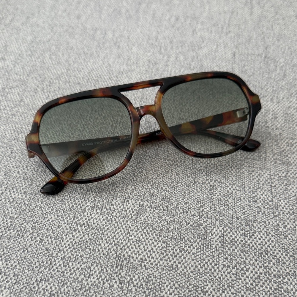 Plastic Aviator Sunglasses ☀️